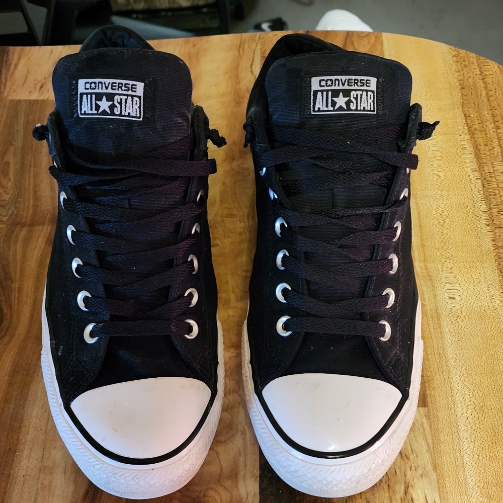 Unisex converse size 13 US for woman and size US 11 for men